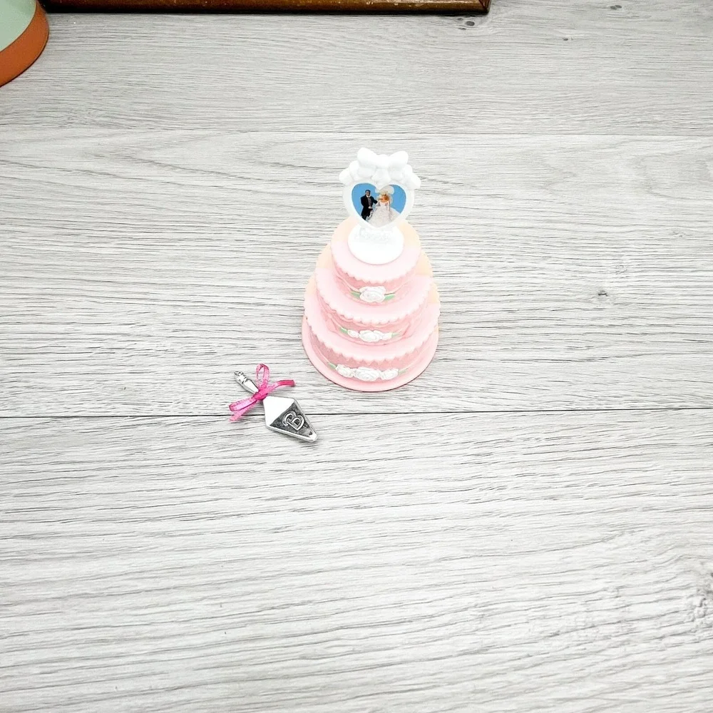 Vintage Barbie Wedding Cake Set Pretty Treasures with Silver Serving‎ Spatula
